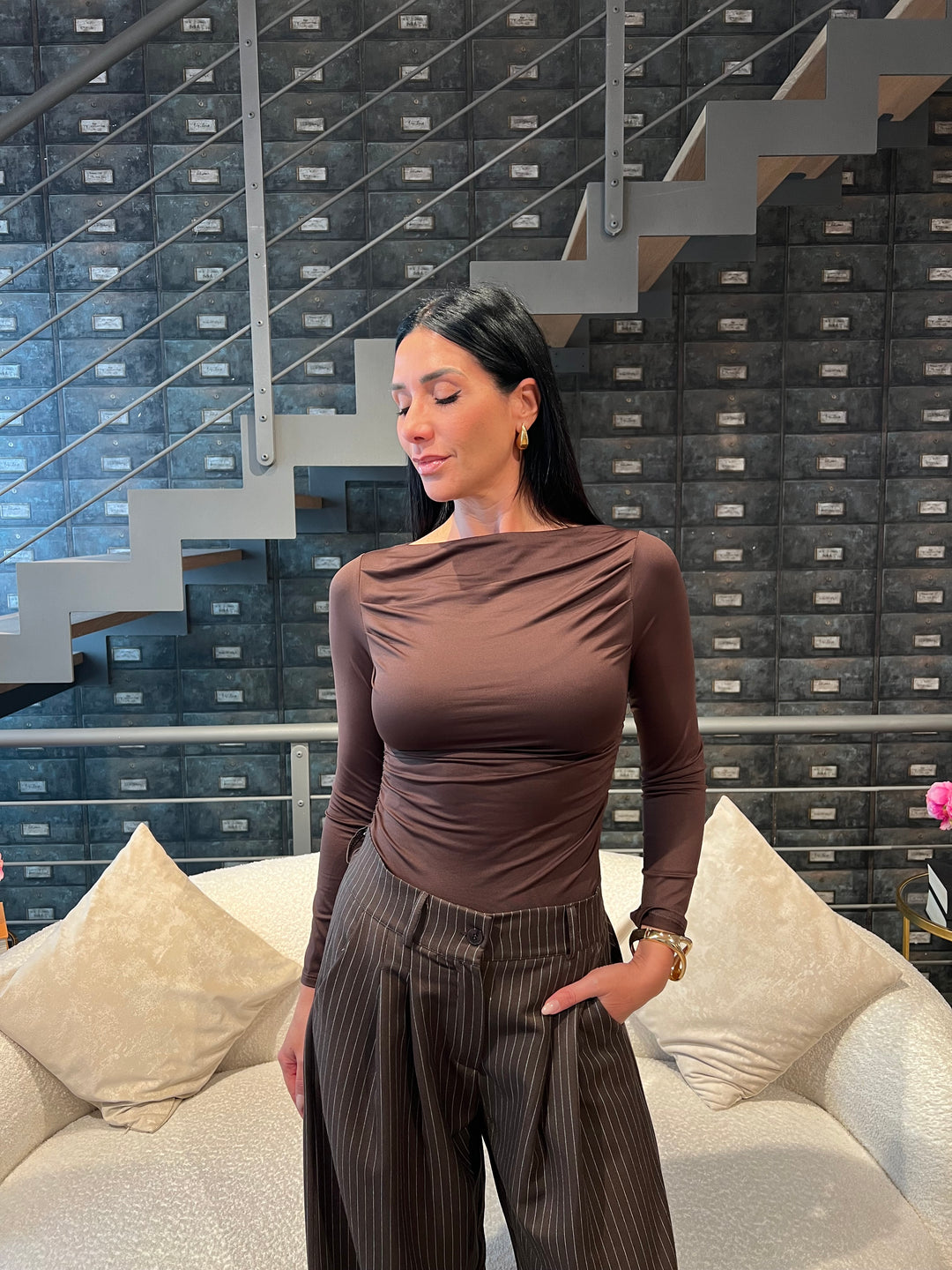 MAGLIA SCOLLO ARRICCIATO