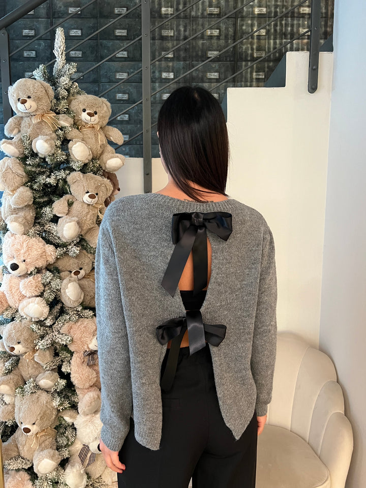 MAGLIONE FIOCCHI SCHIENA