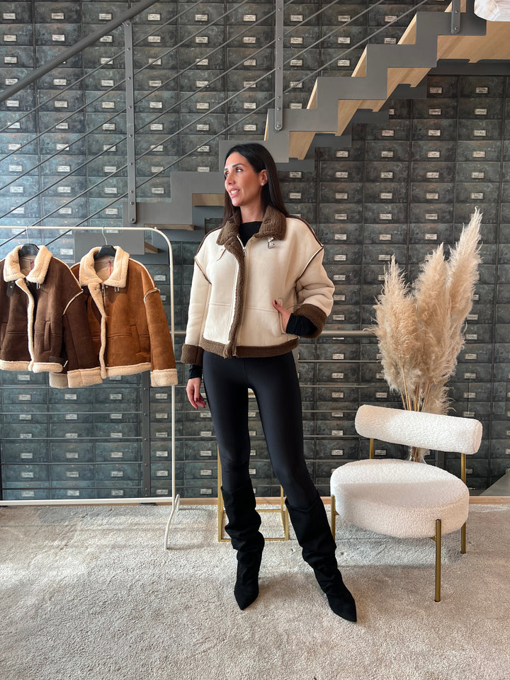 GIACCA MONTONE CORTO