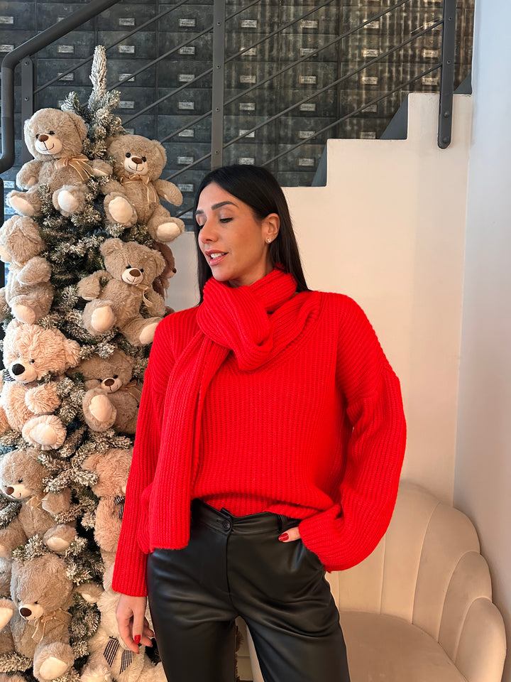 MAGLIONE CON SCIARPA