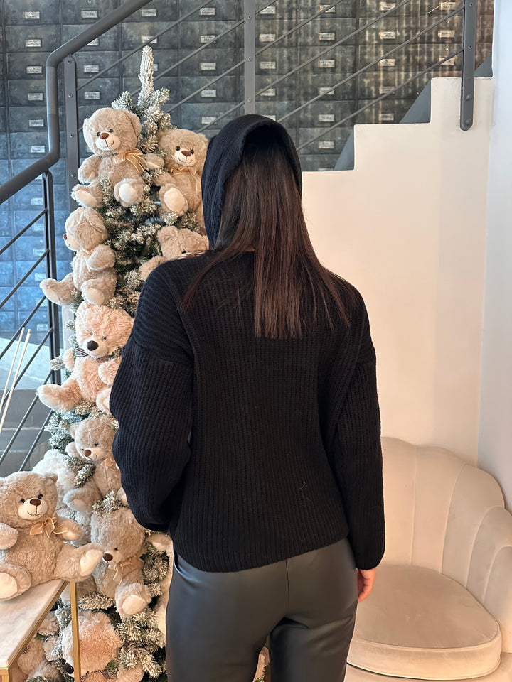 MAGLIONE CON SCIARPA