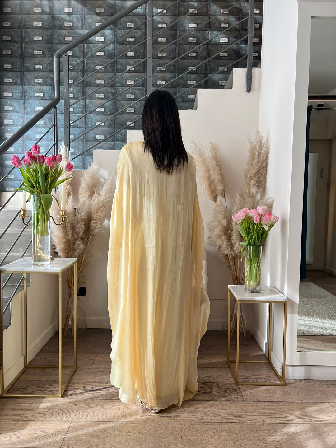 ABITO TUNICA CON MANTELLA GIALLO