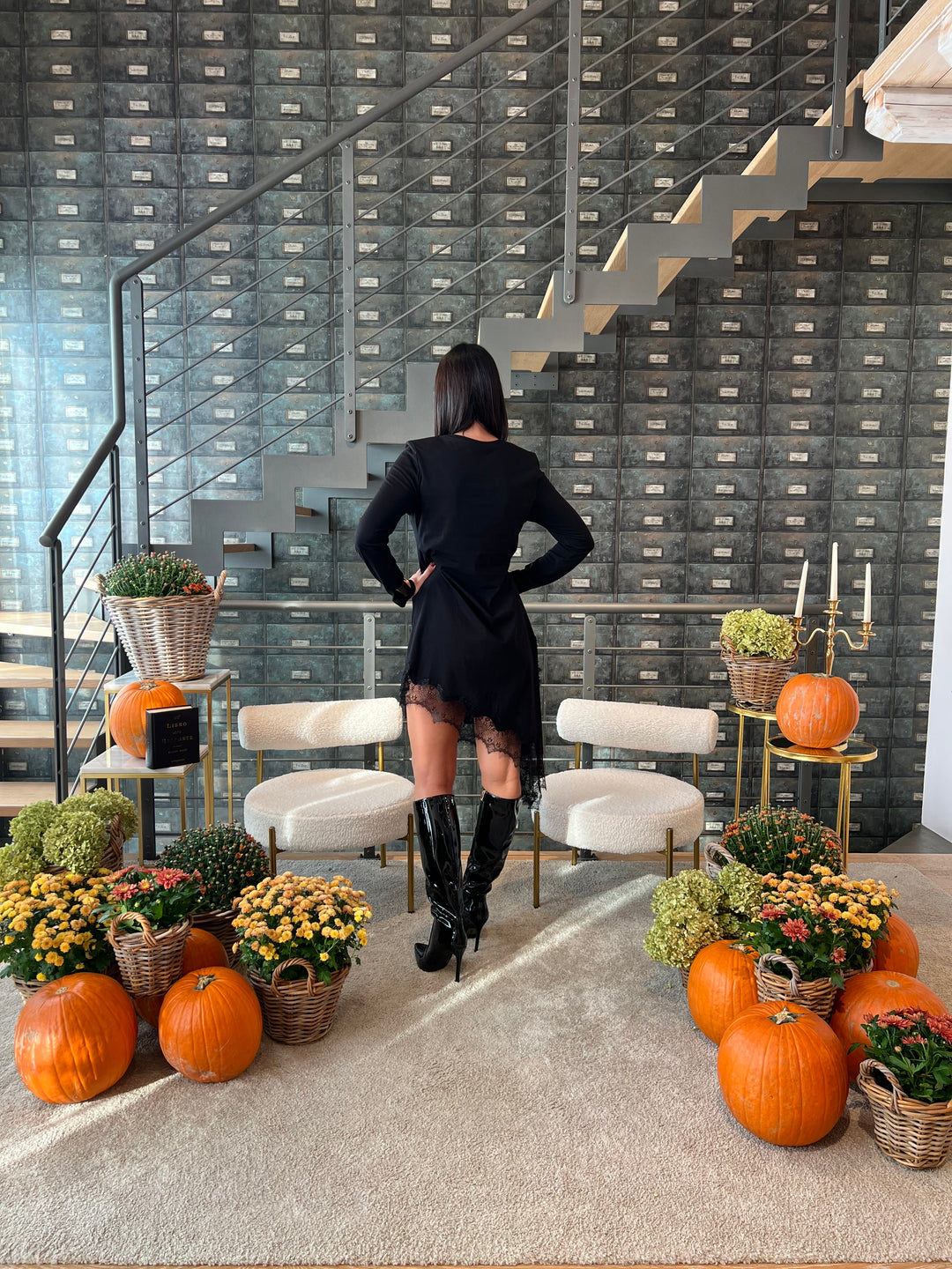 ABITO LUMINA BORDO PIZZO NERO