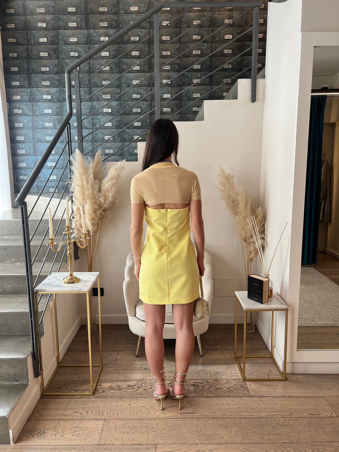 ABITO LUMINA SPALLE GIALLO