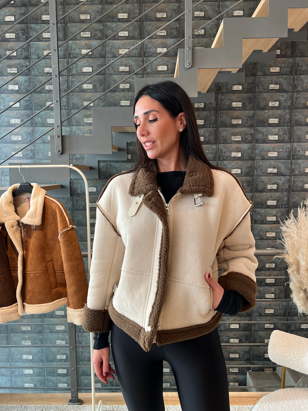 GIACCA MONTONE CORTO